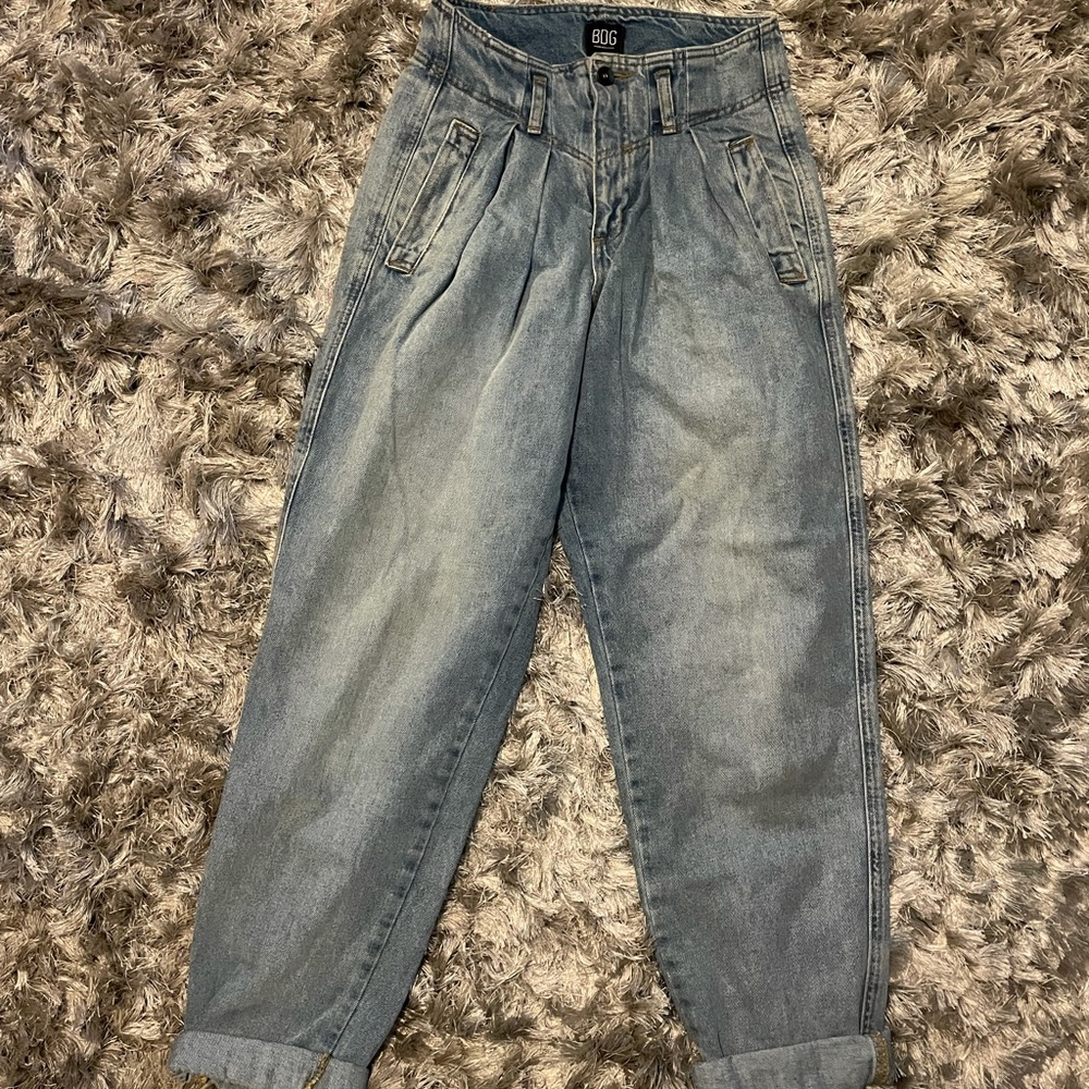 BDG - high waisted oversized jeans